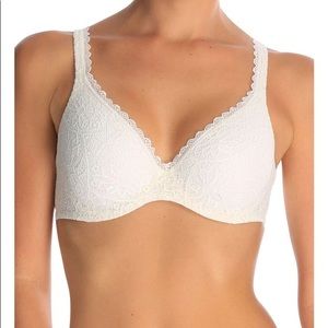 Berlei Barely There Lace Contour Bra White 12A / 34A